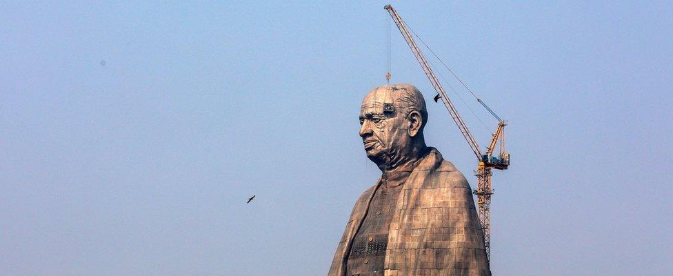 Indian workers at the construction site of the "Statue of Unity"