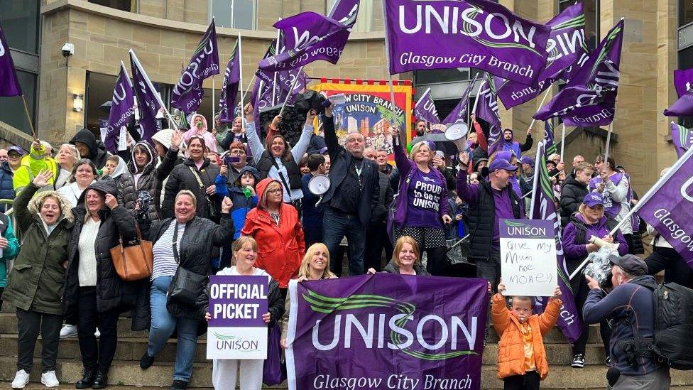 Buchanan Street strikers