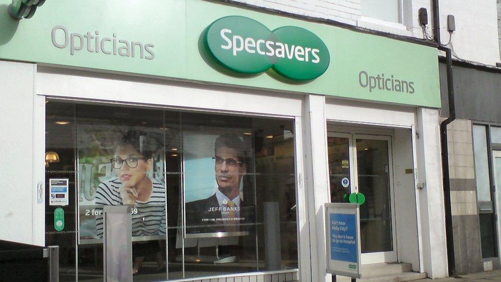 Specsavers, Hyde