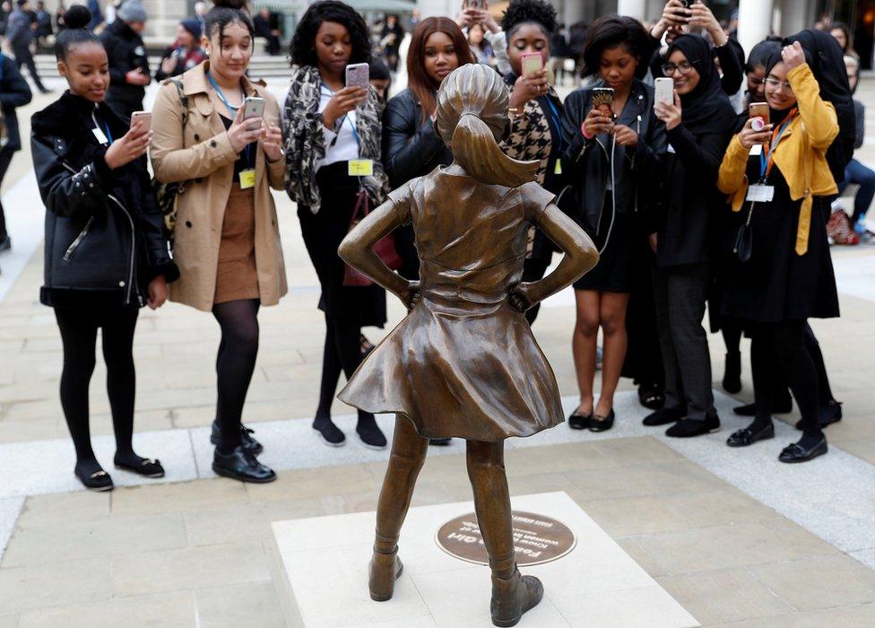 Fearless Girl statue