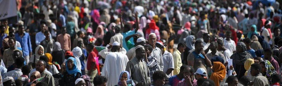 Sudanese protesters gather for a "million-strong" march outside the army headquarters in the capital, Khartoum, on 25 April 2019.