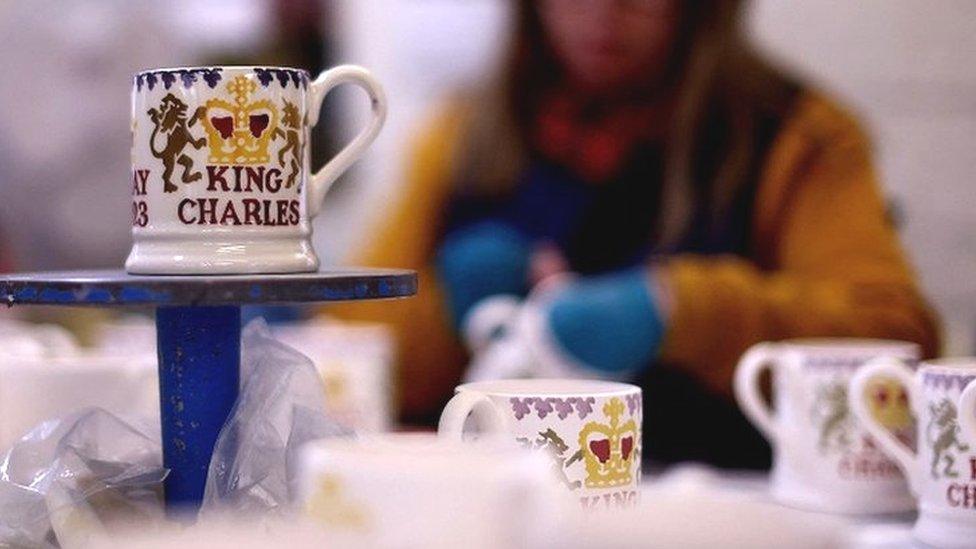 mugs-for-coronation.