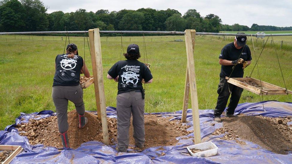 Dig for lost B-24 Liberator