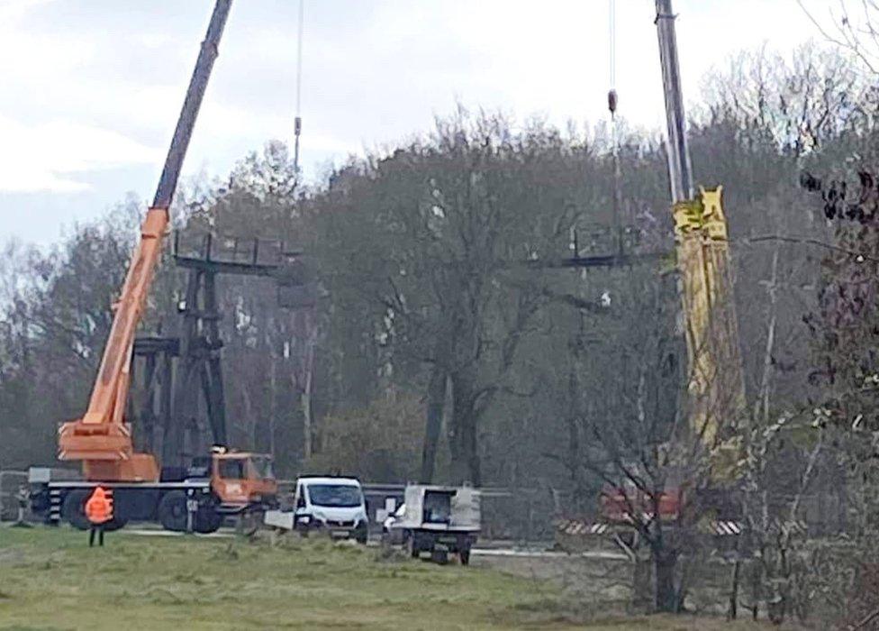 Cranes removing Brinsley Headstocks