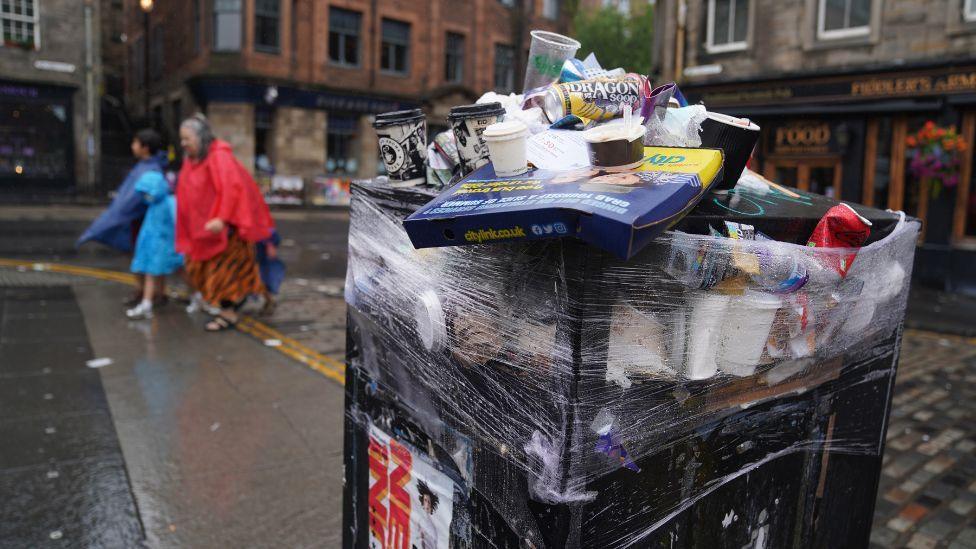 bin strike in Edinburgh 