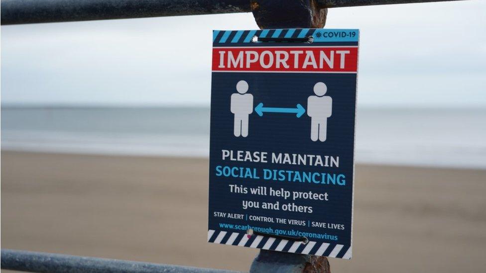 Social distancing sign in Scarborough