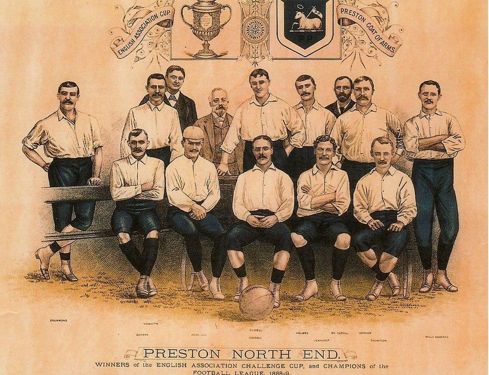 Llun artist o ffotograff o dîm Preston North End 1888-1889