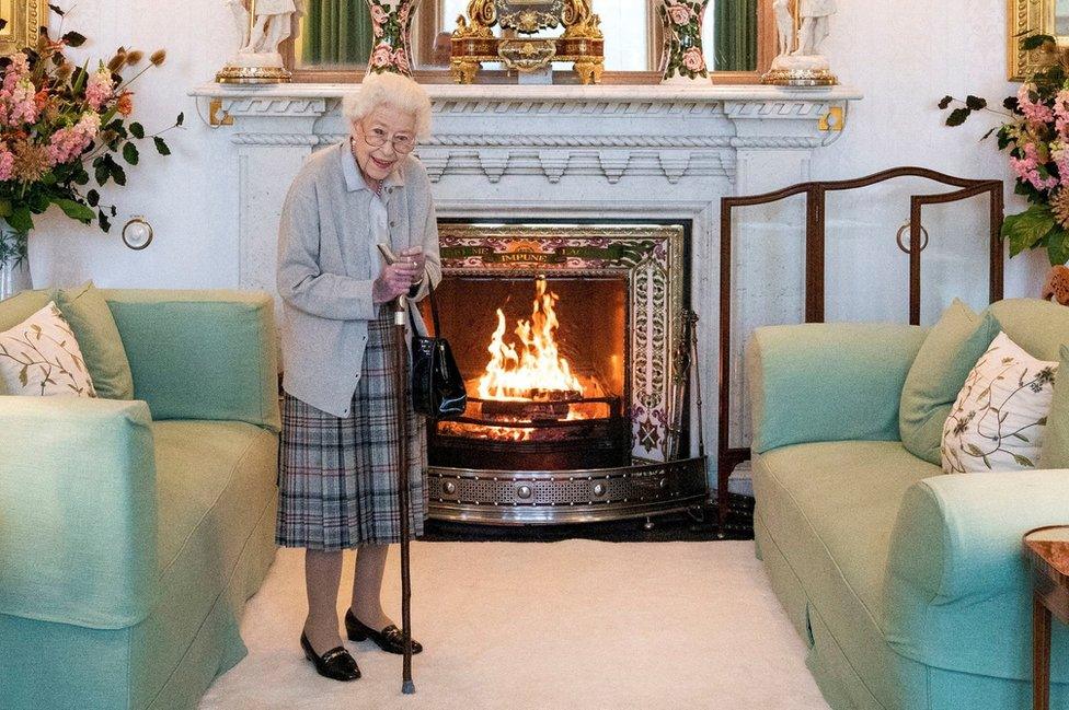 Queen Elizabeth waits in the drawing room at Balmoral before receiving new prime minister Liz Truss for an audience on 6 September 2022