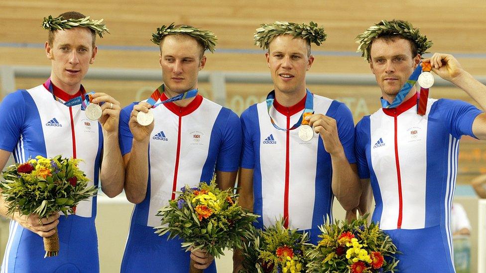 Bradley Wiggins, Steve Cummings, Paul Manning and Rob Hayles show their silver medals