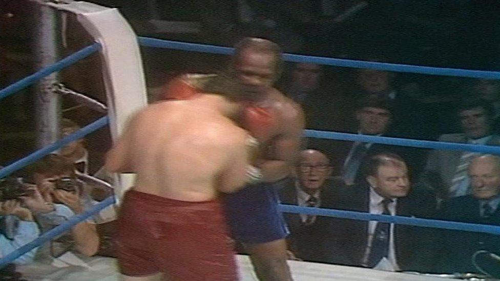 David Pearce fights Neville Meade