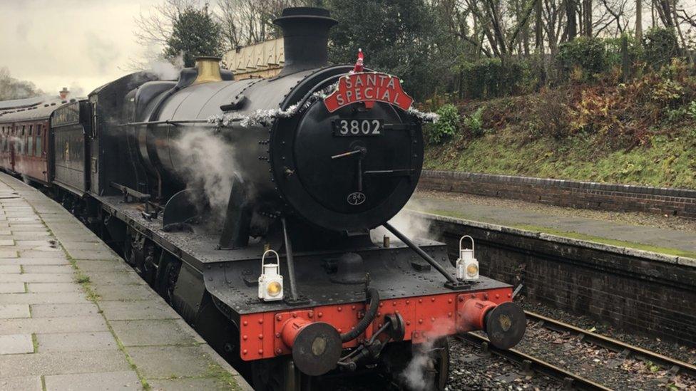 tren nadolig rheilffordd llangollen