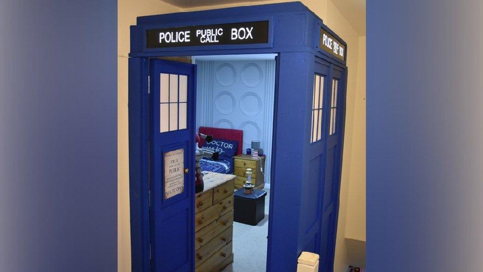 Tardis door frame