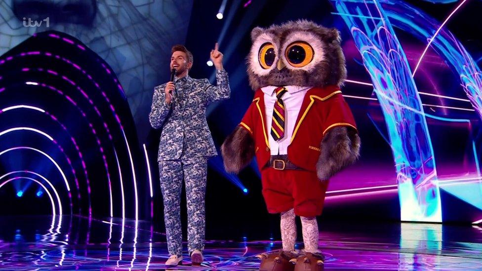 Joel-Dommett-and-owl.