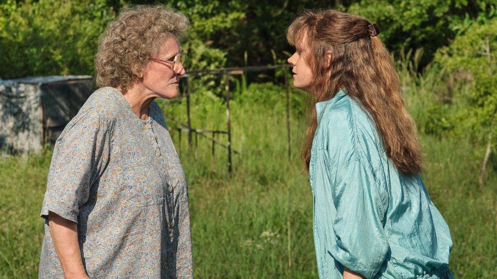 Glenn Close and Amy Adams in Hillbilly Elegy