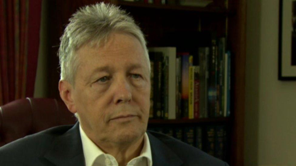 DUP leader Peter Robinson said he had engaged in an initial discussion with the PSNI chief constable