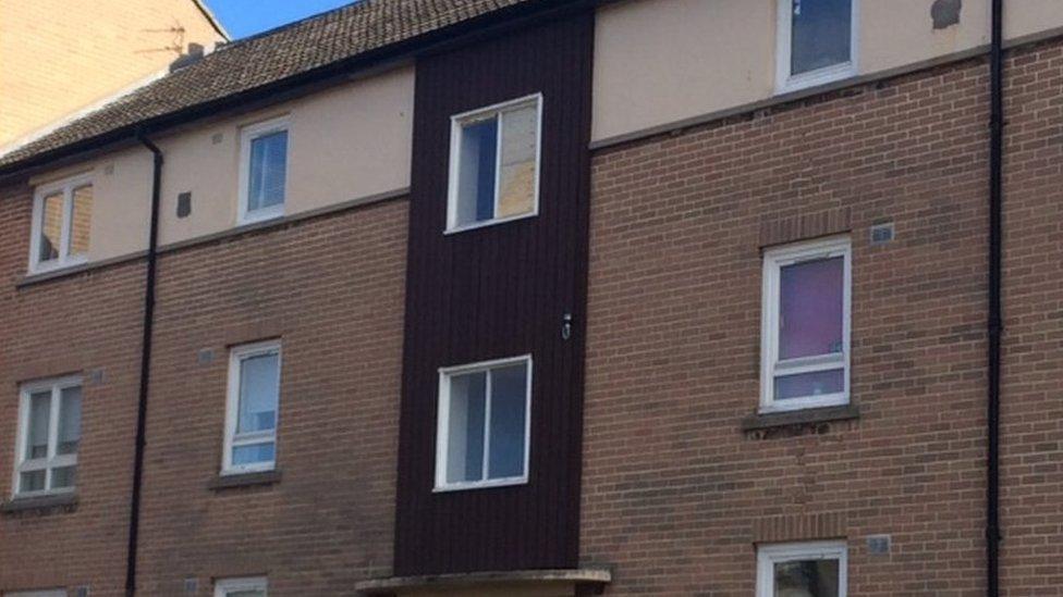 Flats in Invercauld Road