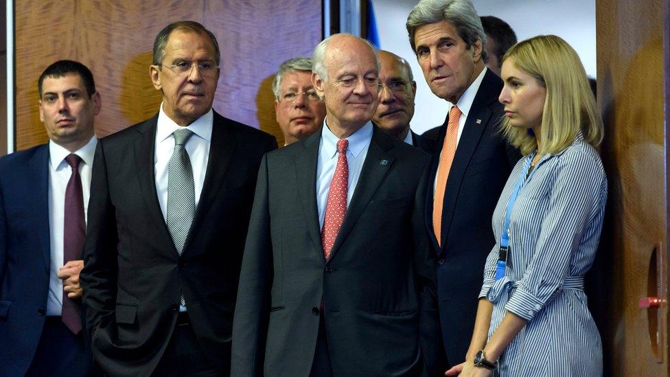 Staffan de Mistura (centre), the UN Special Envoy for the Syria crisis, US Secretary of State John Kerry (second right and Russian Foreign Minister Sergei Lavrov (second left) arrive for a press conference after their meeting in Geneva, Switzerland, 9 September 2016.