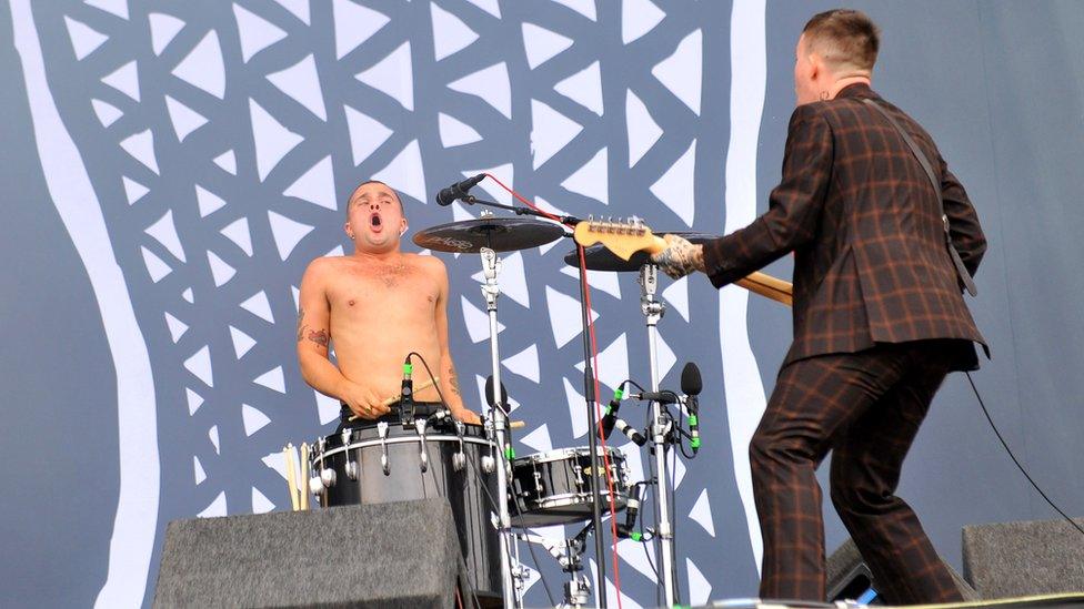 Slaves perform at Reading 2016