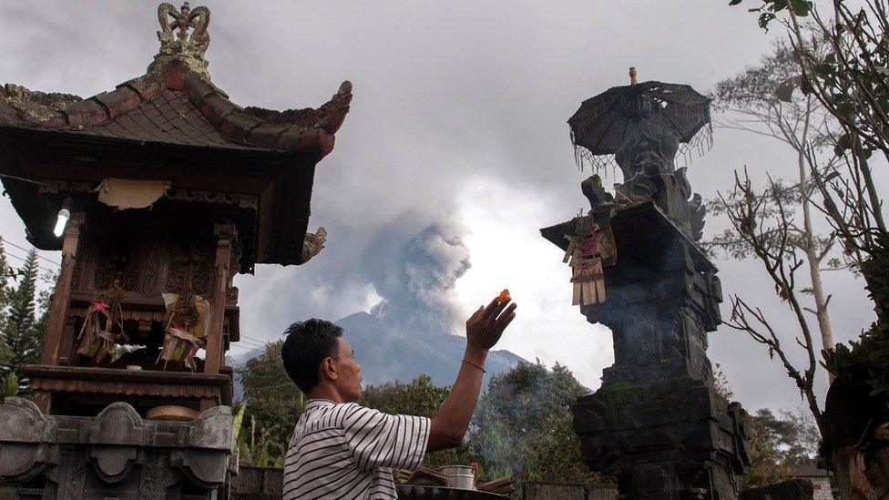 Mount Agung spewing ash