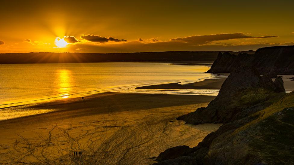 A sunset at Three Cliffs Bay, Gower