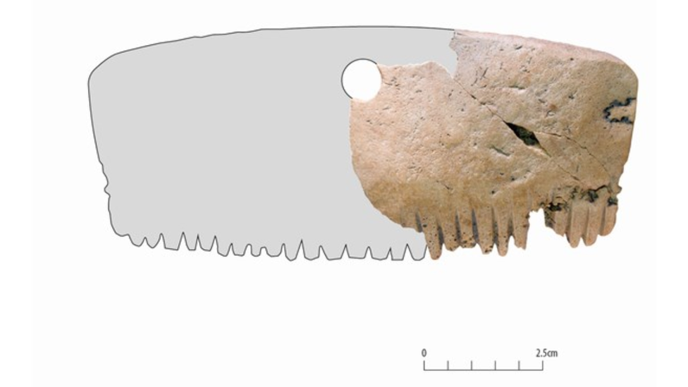 Skull comb found at Bar Hill