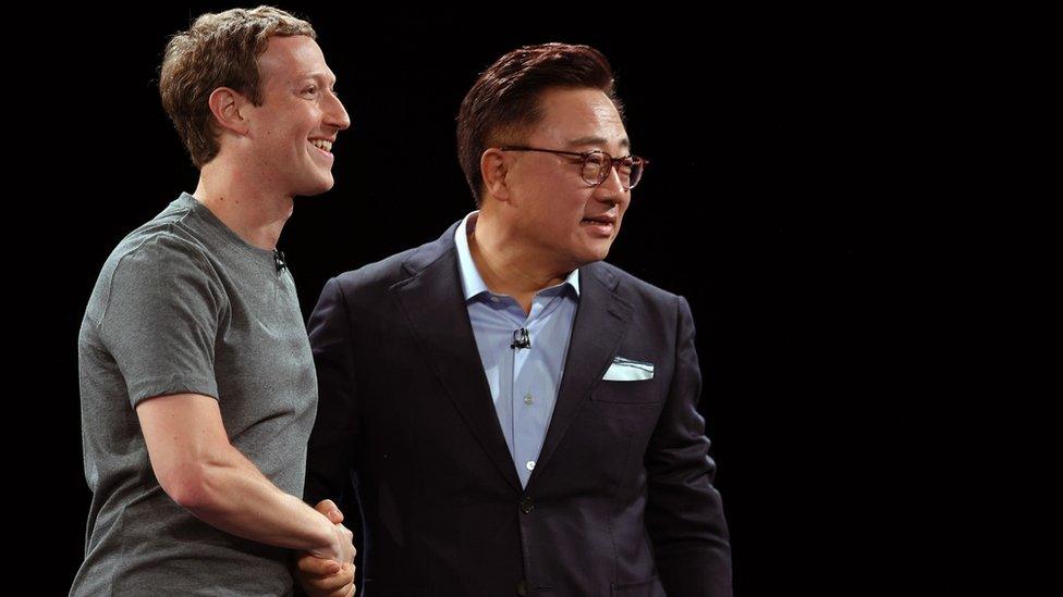 Facebook;s Mark Zuckerberg and Samsung's DJ Koh