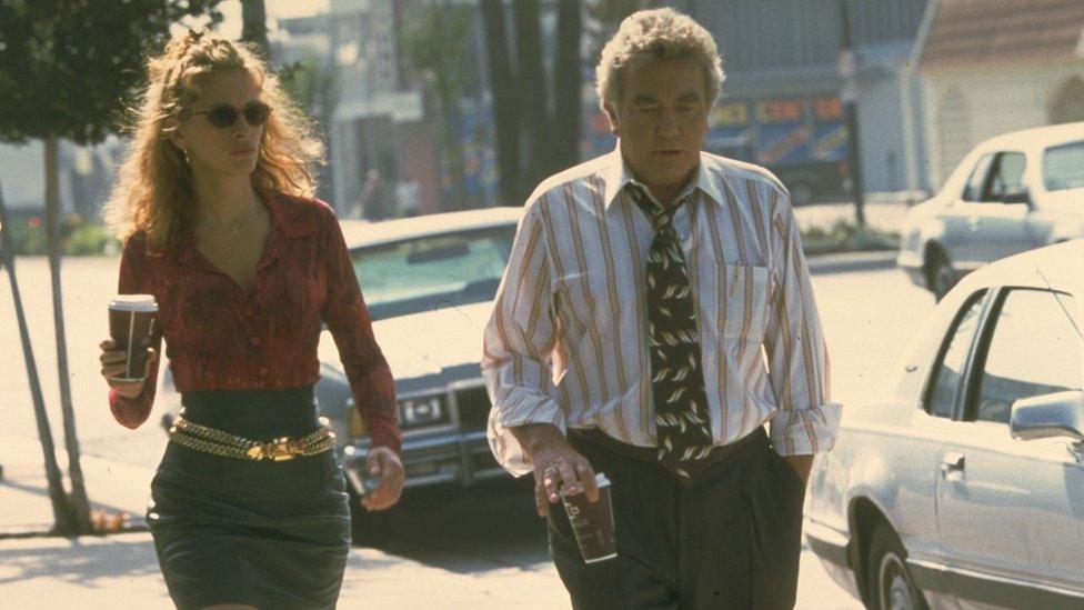 Finney with Julia Roberts in Erin Brockovich