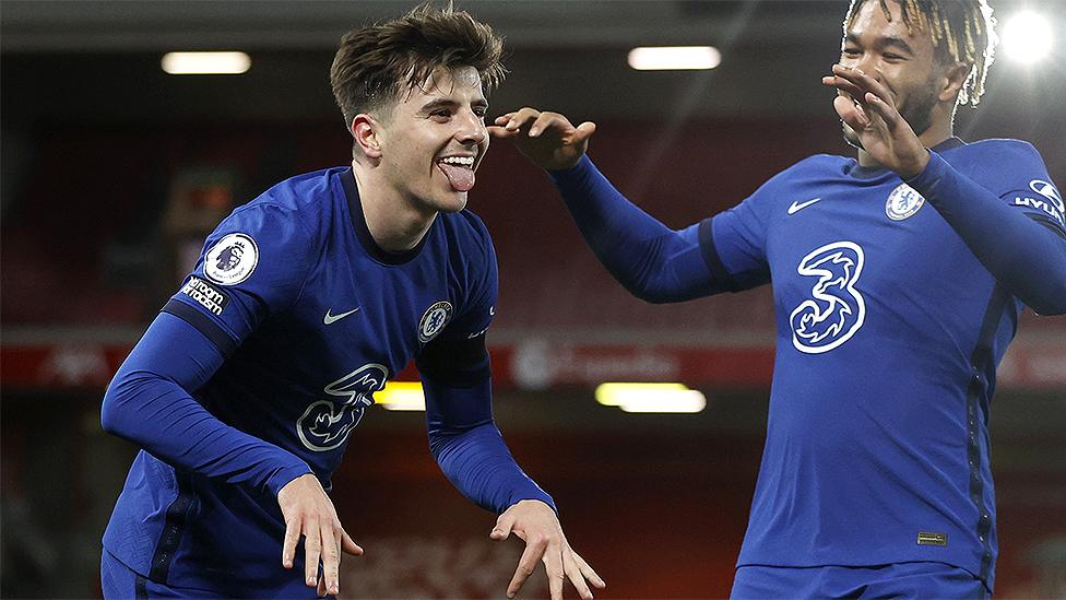 Mason Mount celebrating with Reece James