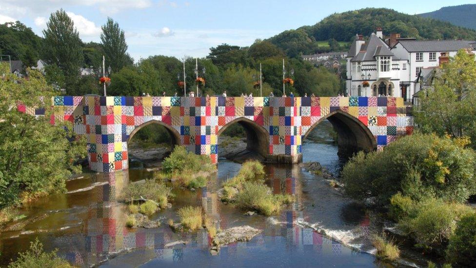 Gwaith celf pont Llangollen