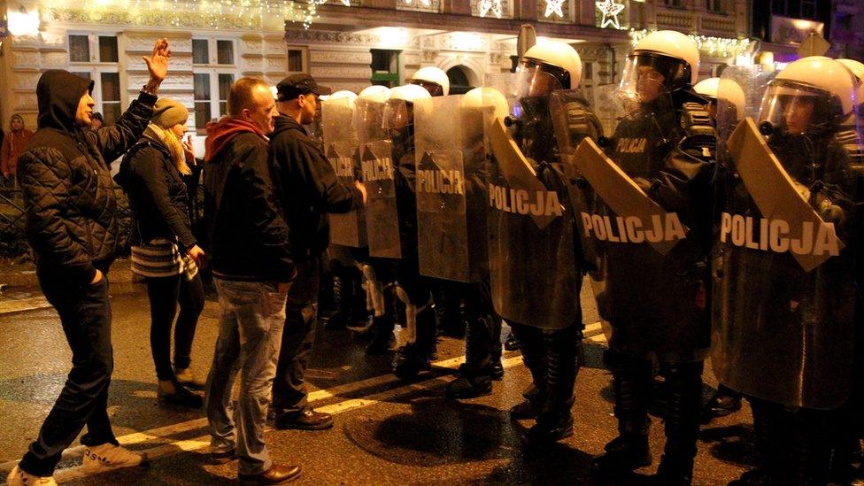 Confrontation between police and locals in Elk, 1 Jan 17