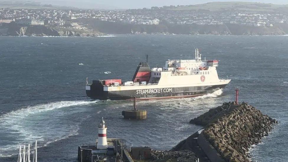 The Ben-My-Chree in Douglas Bay on a hazy day