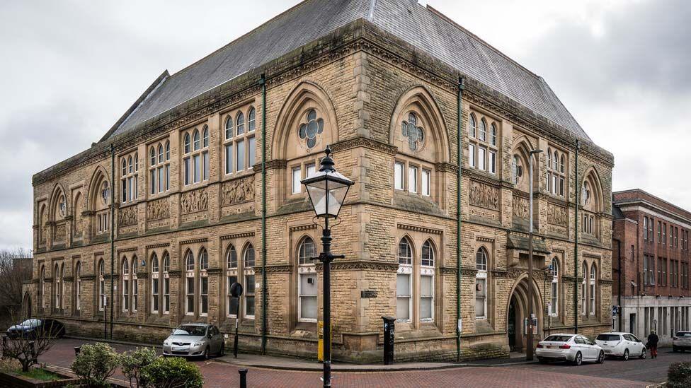 Street view of Blackburn Museum and Art Gallery 