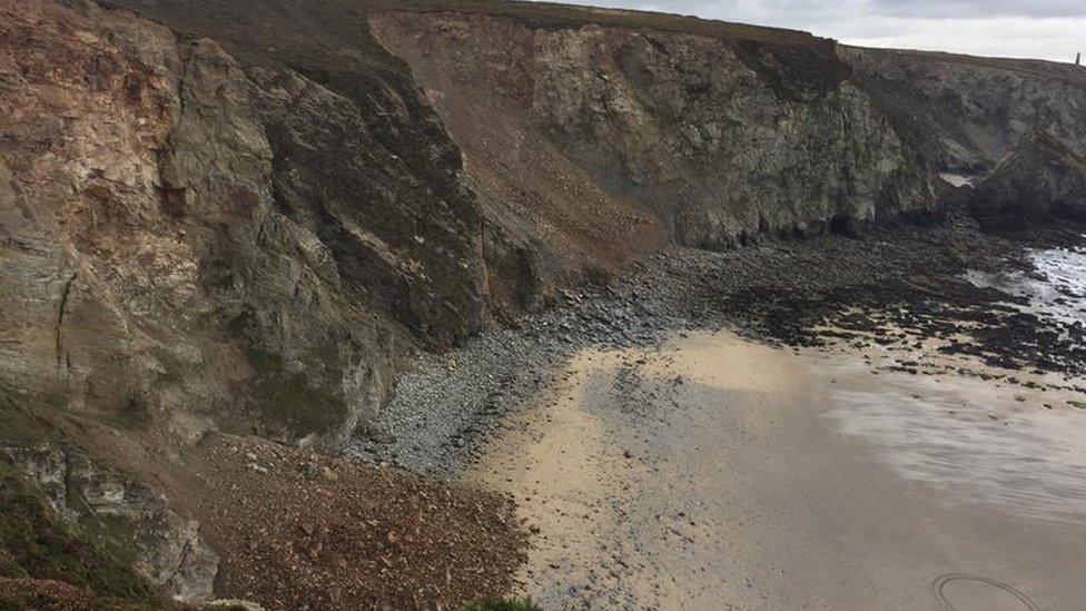 Rock fall at Lushington Cove