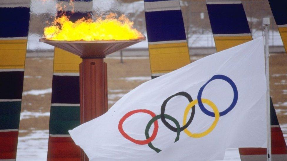 olympic-flag-and-torch.