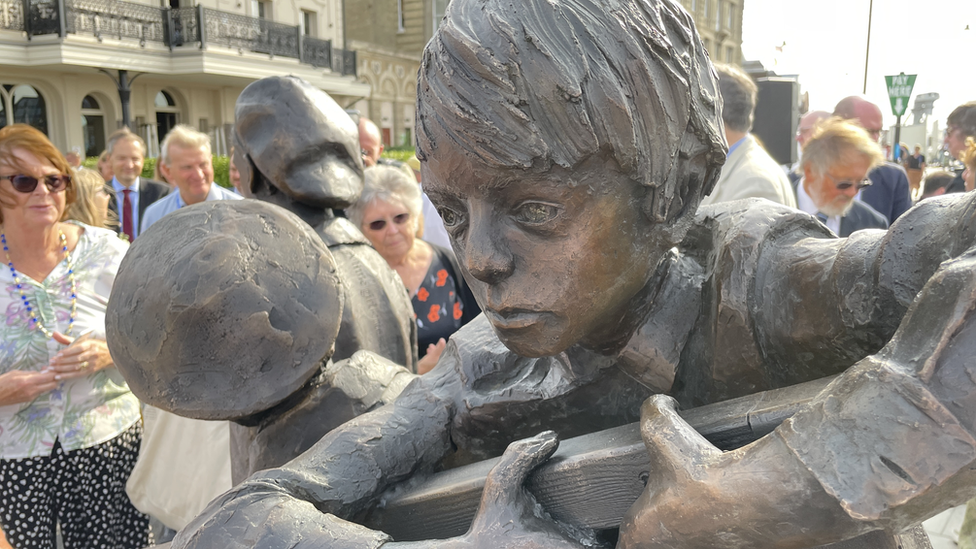 Kindertransport sculpture at Harwich quayside