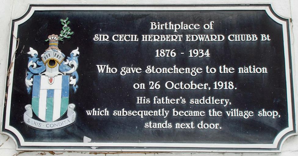 Plaque commemorating Sir Cecil Chubb: "Birthplace of Sir Cecil Herbert Edward Chubb Bt 1876-1934 who gave Stonehenge to the nation on 26 October 1918. His father's saddlery, whcih subsequently became the village shop, stands next door."