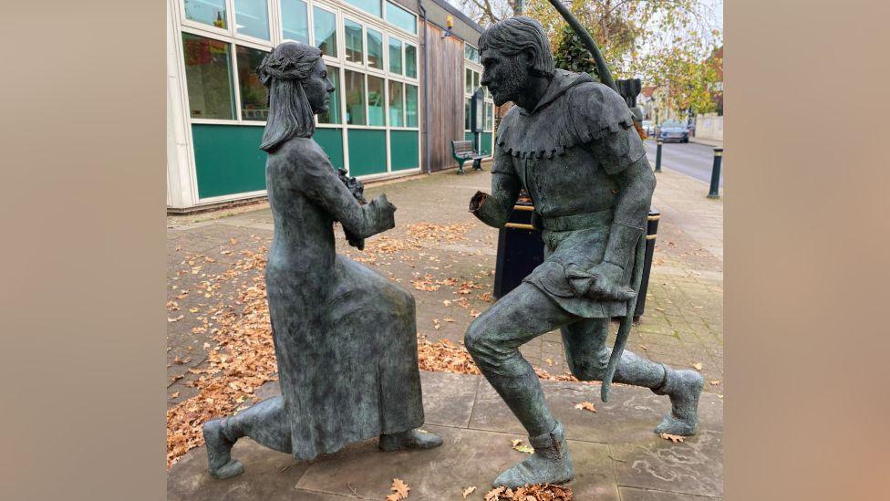 Robin Hood and Lady Marian statue vandalised in Edwinstowe, Nottinghamshire