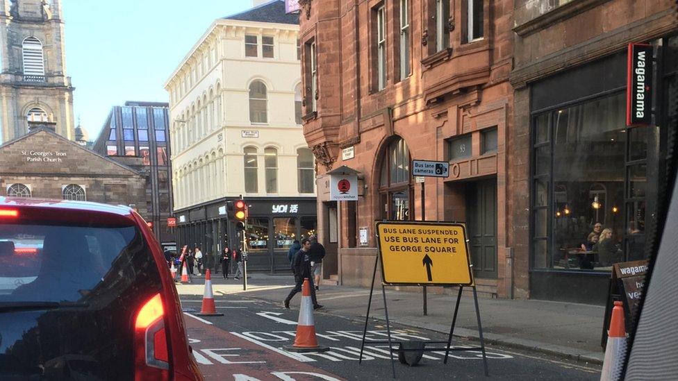 Bus lane sign