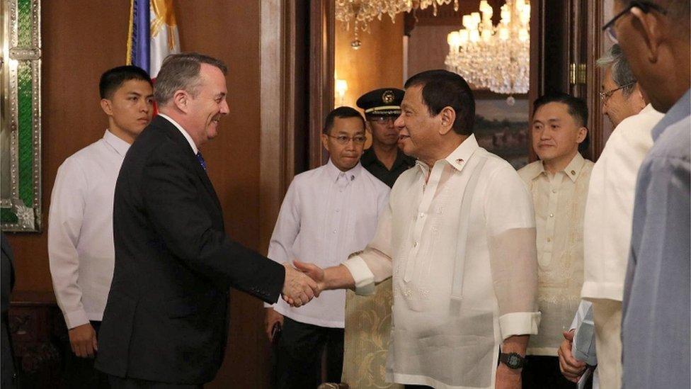 Liam Fox meets President Rodrigo Duterte