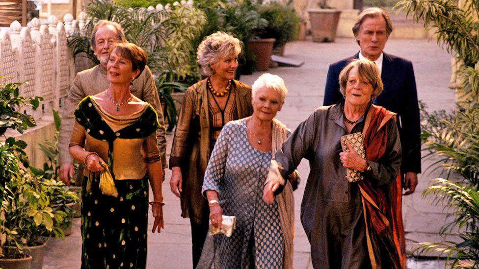 Ronald Pickup, Celia Imrie, Diana Hardcastle, Judi Dench, Maggie Smith et Bill Nighy in a scene from The Best Exotic Marigold Hotel