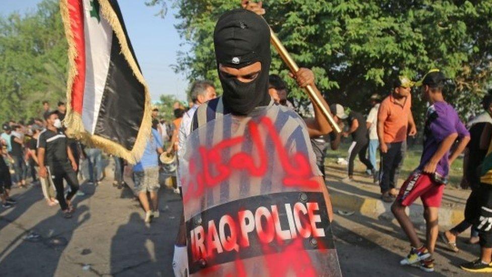 protester in Baghdad 3 Oct