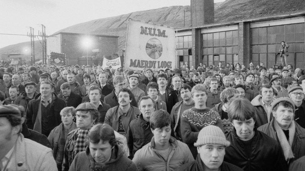 Gweithwyr Pwll y Maerdy ar streic ar 5 Mawrth 1985