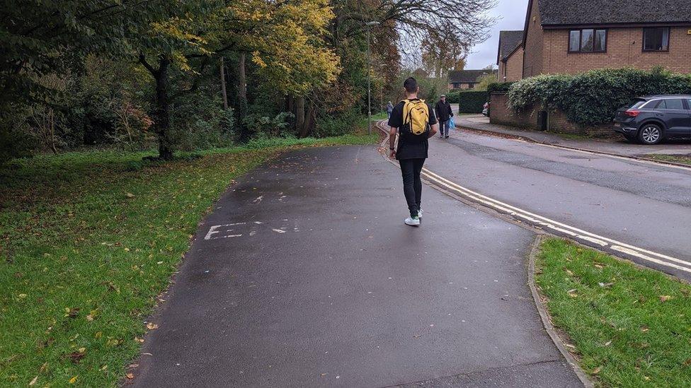 A pavement and road in Bicester