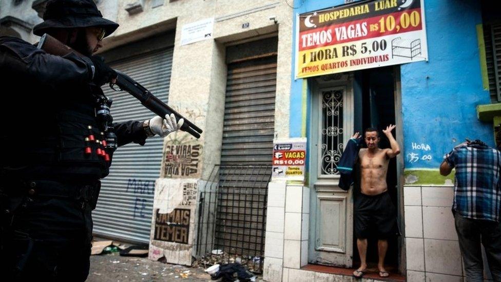 Police operation at Sao Paulo crackland