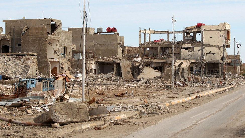 Buildings destroyed during military operations against Islamic State group in Ramadi, Iraq (2 February 2016)