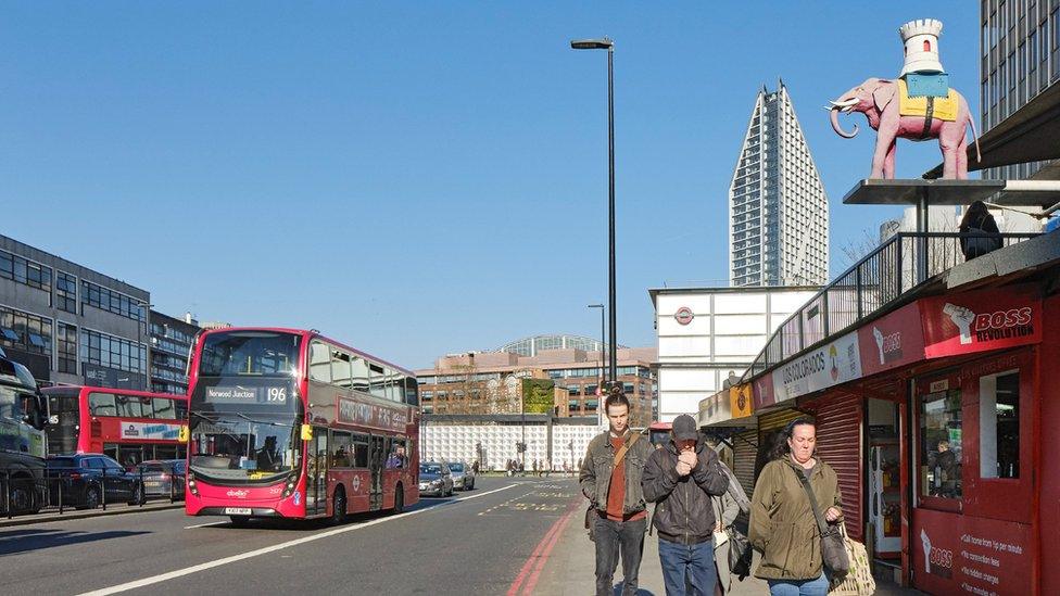 Bus at Elephant and Castle