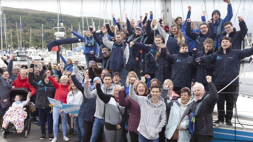 Participants and supporters at the end of the challenge