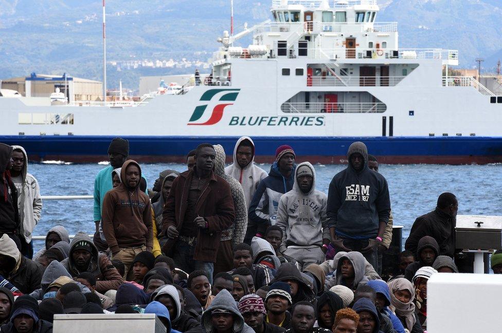 Migrants at dockside in Messina, 16 Mar 16