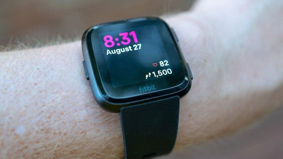 Fitbit Versa device