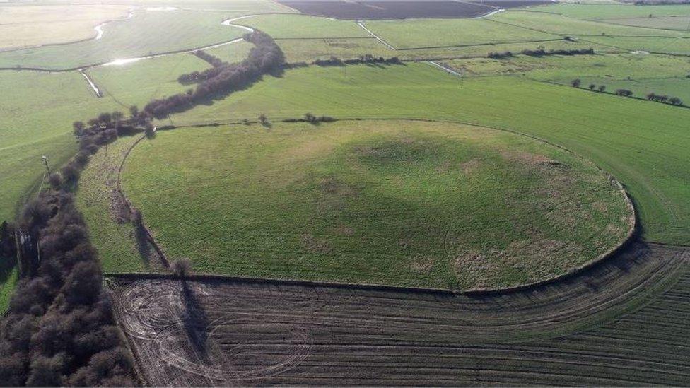 The mound of earth